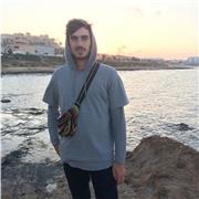Joven con buen nivel de ingles y titulación demostrable, con ganas de enseñar y práctica en campamentos y clases particulares. Además experiencia con gente nativa